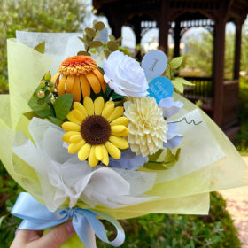 前田京子のペーパーフラワー、ペーパーアート、ペーパークラフトの紙のひまわり